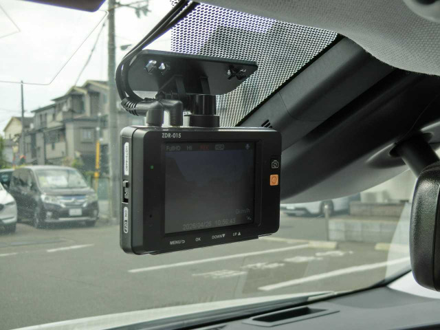 プリウス1.8 A E-Four 4WD