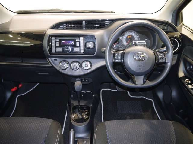 ヴィッツ1.3 F セーフティ エディションIII 4WD