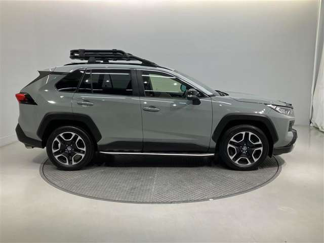 RAV42.0 アドベンチャー 4WD