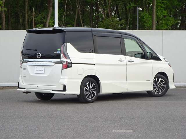 セレナ2.0 ハイウェイスターV