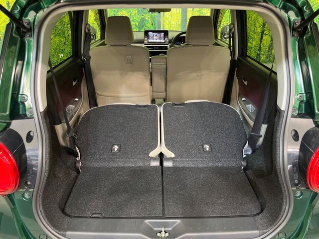 普段のお買い物や通勤、送迎等に十分な荷室スペースを確保しております。セカンドシートを倒すと、大きな荷物の積載も可能です♪