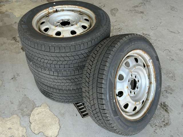 フィット1.5 ハイブリッド F 4WD