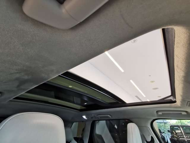 レンジローバースポーツSVR (5.0リッター 575PS) 4WD