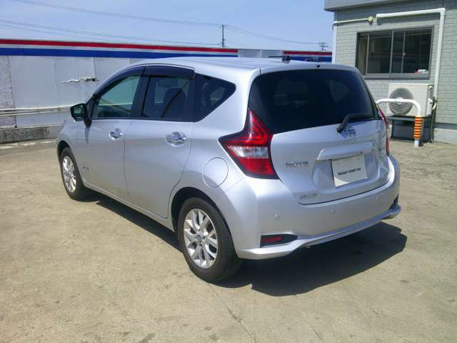 ノート1.2 e-POWER メダリスト FOUR 4WD