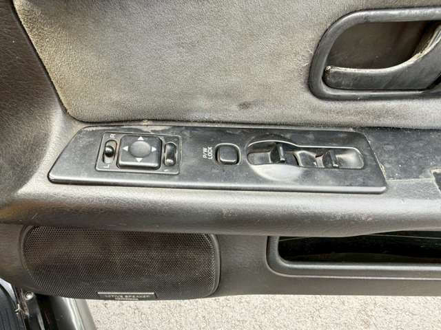 気になるお車がありましたら右の電話番号から直接お店にお問い合わせください。支払方法から車両情報、状態までなんでもご説明させて頂きます。スタッフ一同ご連絡お待ちしております。