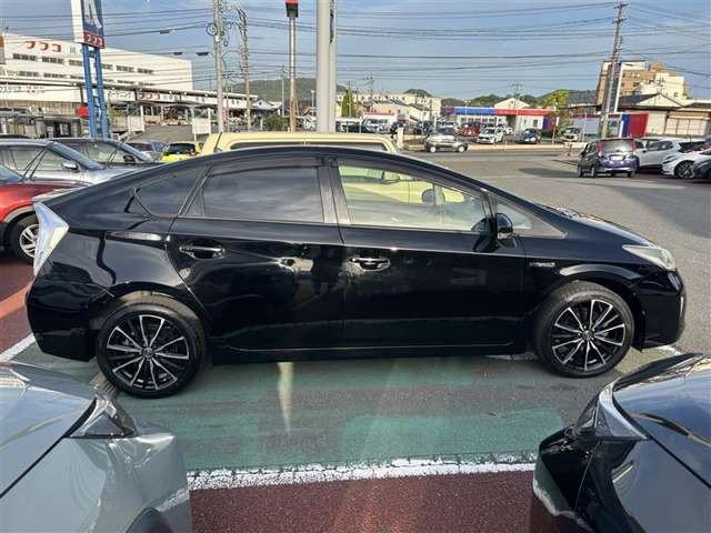 プリウス1.8 S