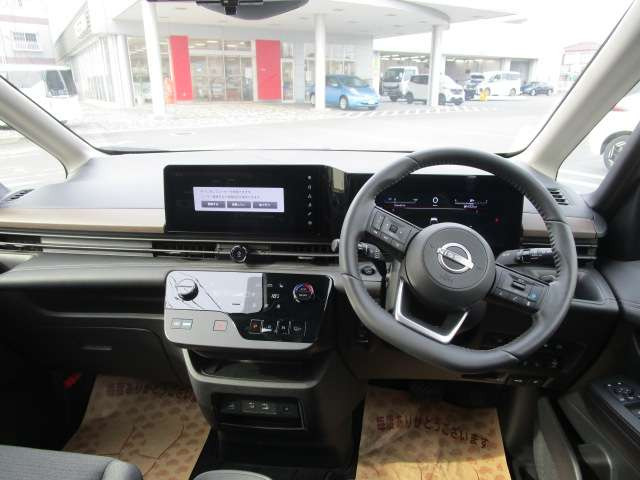 セレナ1.4 e-4ORCE ハイウェイスターV 4WD