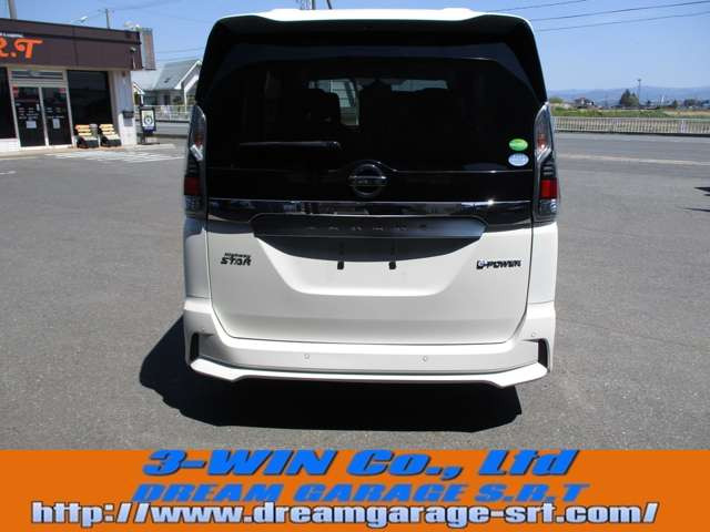 セレナ1.2 e-POWER ハイウェイスターV