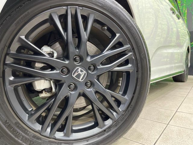 �y�����A���~�z�C�[���z�O�ςɃ}�b�`���������A���~�z�C�[���𑕒����Ă���܂��B�e��ЊO�A���~�z�C�[����A�X�^�b�h���X�^�C�����戵�����Ă���܂��B���񂲑��k����������