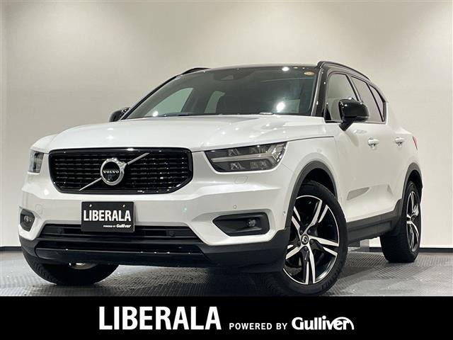 XC40B4 AWD Rデザイン 4WD