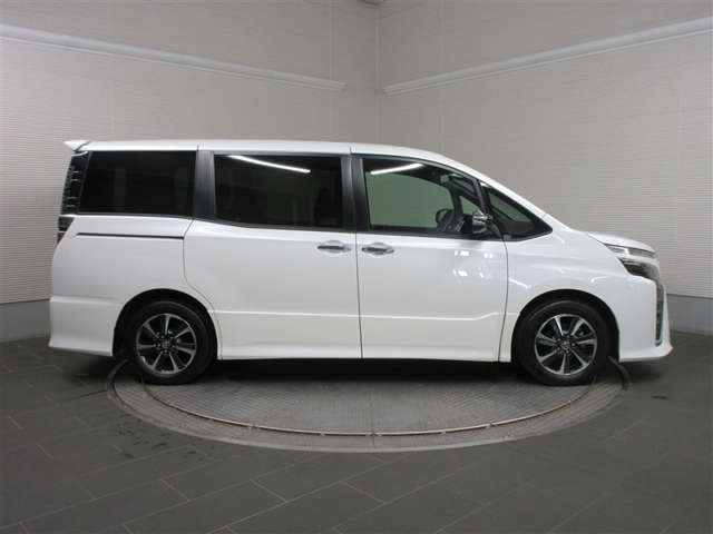 ヴォクシー2.0 ZS 煌