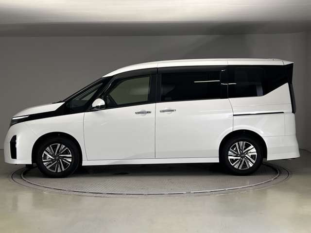 セレナ1.4 e-POWER ハイウェイスターV