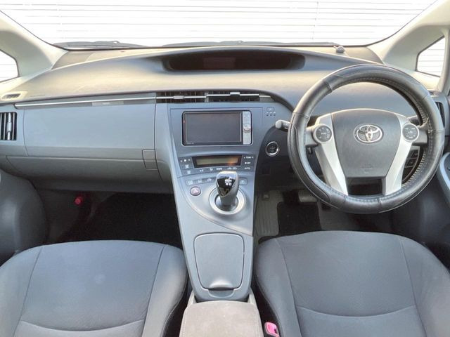 プリウス1.8 S LEDエディション