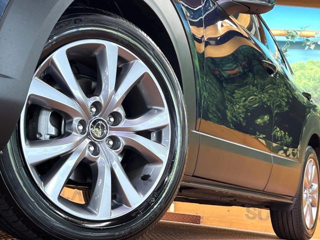 �y����18�C���`�A���~�z�C�[���z�O�ςɃ}�b�`���������A���~�z�C�[���𑕒����Ă���܂��B�e��ЊO�A���~�z�C�[����A�X�^�b�h���X�^�C�����戵�����Ă���܂��B���񂲑��k����������