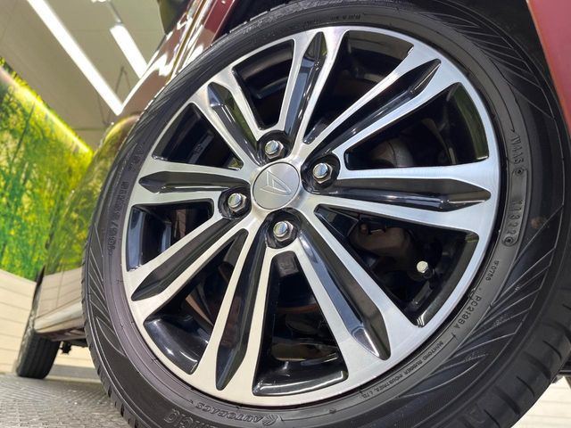 �y����15�C���`�A���~�z�C�[���z�O�ςɃ}�b�`���������A���~�z�C�[���𑕒����Ă���܂��B�e��ЊO�A���~�z�C�[����A�X�^�b�h���X�^�C�����戵�����Ă���܂��B���񂲑��k����������