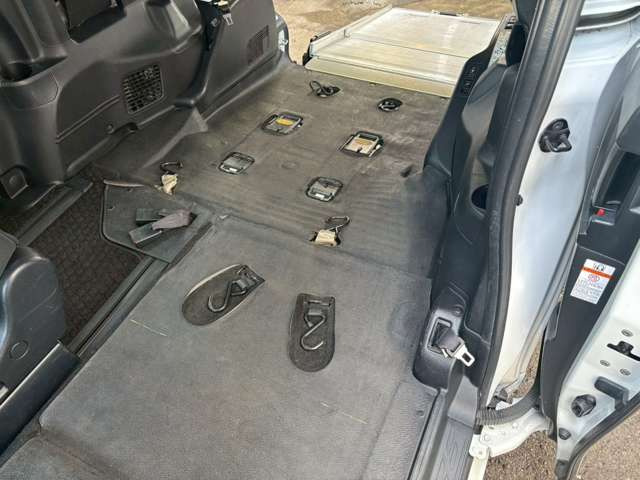 ヴォクシー2.0 X ウェルキャブ スロープタイプI 車いす2脚仕様 4WD