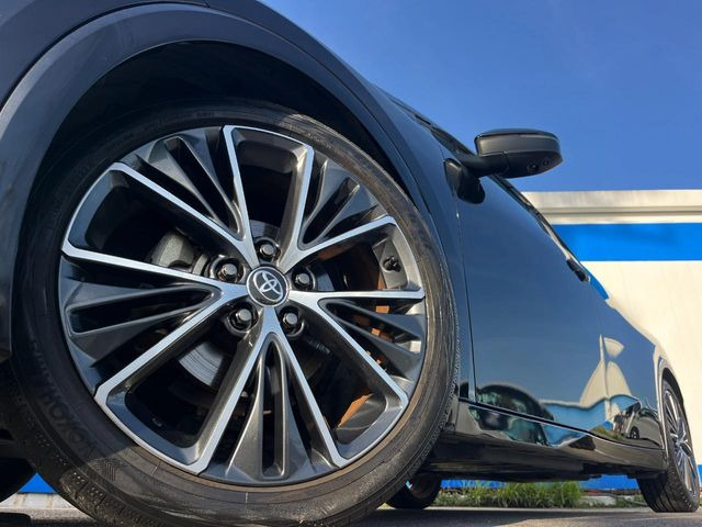 �y�����A���~�z�C�[���z�O�ςɃ}�b�`���������A���~�z�C�[���𑕒����Ă���܂��B�e��ЊO�A���~�z�C�[����A�X�^�b�h���X�^�C�����戵�����Ă���܂��B���񂲑��k����������