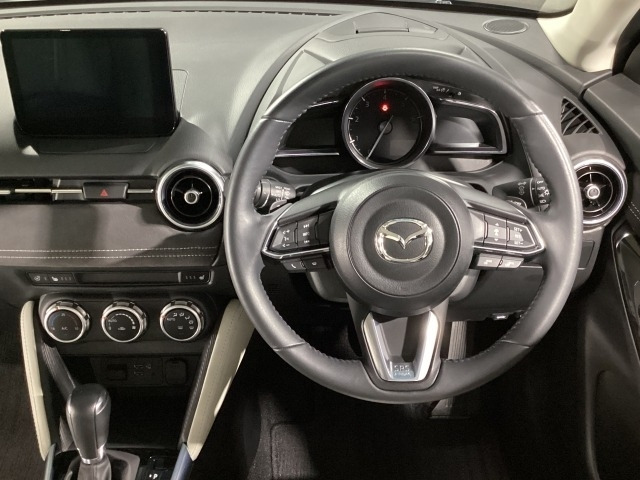 MAZDA2