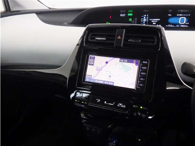 プリウス1.8 S