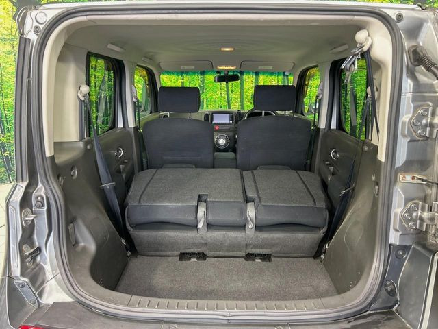 普段のお買い物や通勤、送迎等に十分な荷室スペースを確保しております。セカンドシートを倒すと、大きな荷物の積載も可能です♪