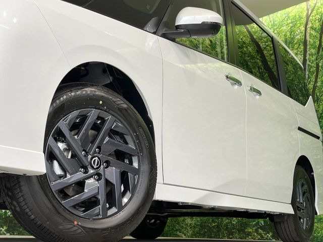 �y����16�C���`�A���~�z�C�[���z�O�ςɃ}�b�`���������A���~�z�C�[���𑕒����Ă���܂��B�e��ЊO�A���~�z�C�[����A�X�^�b�h���X�^�C�����戵�����Ă���܂��B���񂲑��k����������