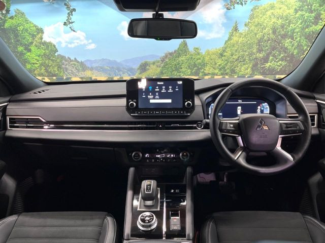 アウトランダーPHEV 2.4 ブラック エディション 4WD