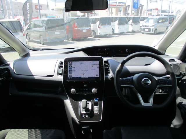 セレナ1.2 e-POWER ハイウェイスターV