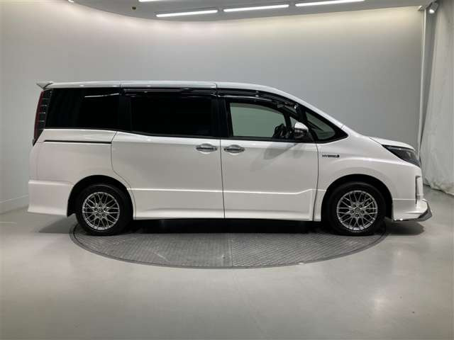 ノア1.8 ハイブリッド Si W×B