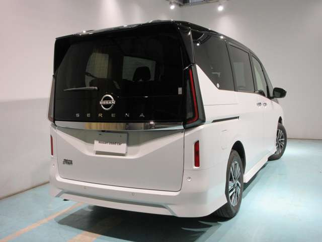 セレナ2.0 ハイウェイスターV 4WD
