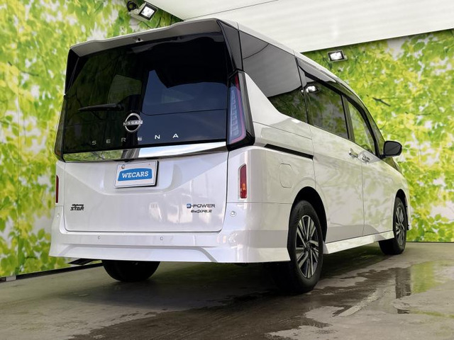 セレナ1.4 e-4ORCE ハイウェイスターV 4WD