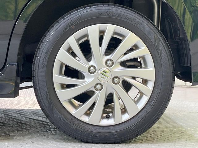 �y���������C���`�A���~�z�C�[���z�O�ςɃ}�b�`���������A���~�z�C�[���𑕒����Ă���܂��B�e��ЊO�A���~�z�C�[����A�X�^�b�h���X�^�C�����戵�����Ă���܂��B���񂲑��k����������