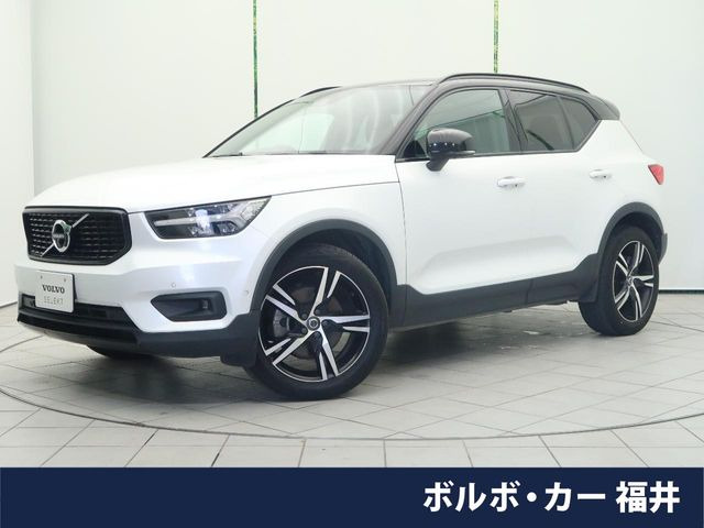 XC40B4 AWD Rデザイン 4WD