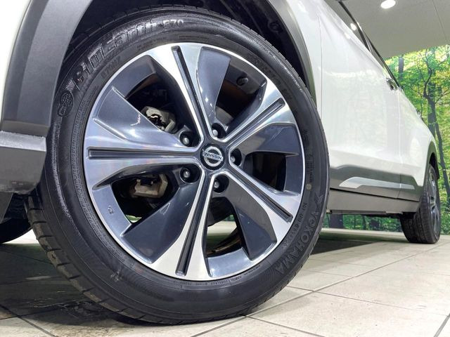 �y����17�C���`�A���~�z�C�[���z�O�ςɃ}�b�`���������A���~�z�C�[���𑕒����Ă���܂��B�e��ЊO�A���~�z�C�[����A�X�^�b�h���X�^�C�����戵�����Ă���܂��B���񂲑��k����������