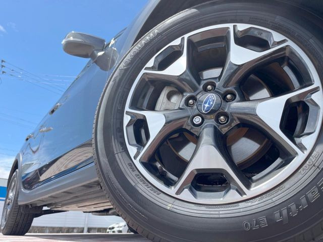 �y����17�C���`�A���~�z�C�[���z�O�ςɃ}�b�`���������A���~�z�C�[���𑕒����Ă���܂��B�e��ЊO�A���~�z�C�[����A�X�^�b�h���X�^�C�����戵�����Ă���܂��B���񂲑��k����������