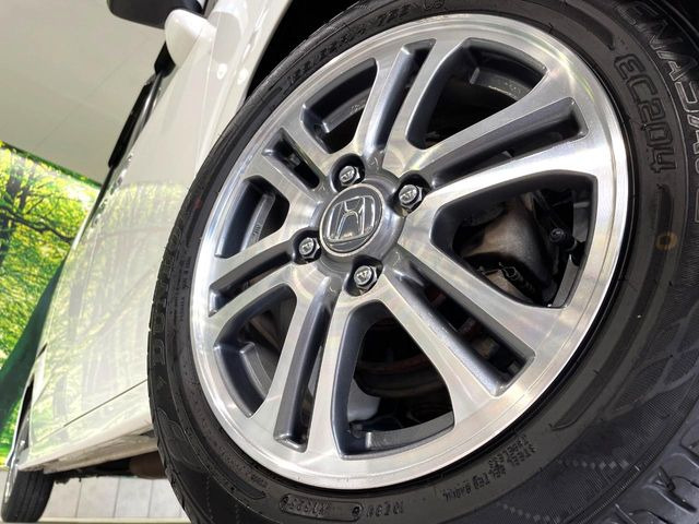 �y����14�C���`�A���~�z�C�[���z�O�ςɃ}�b�`���������A���~�z�C�[���𑕒����Ă���܂��B�e��ЊO�A���~�z�C�[����A�X�^�b�h���X�^�C�����戵�����Ă���܂��B���񂲑��k����������
