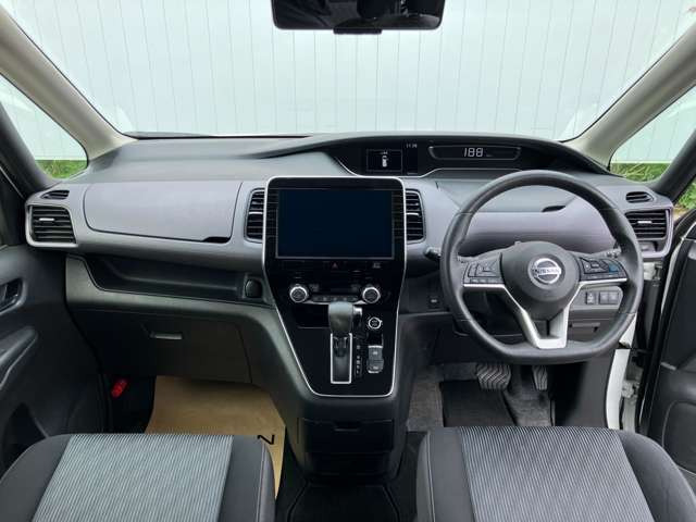 セレナ2.0 ハイウェイスターV 4WD