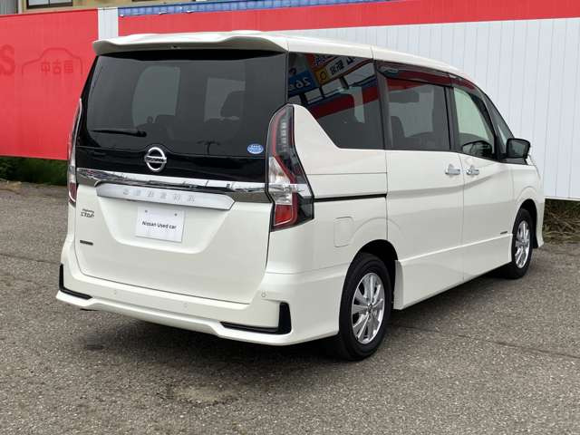 セレナ2.0 ハイウェイスターV 4WD