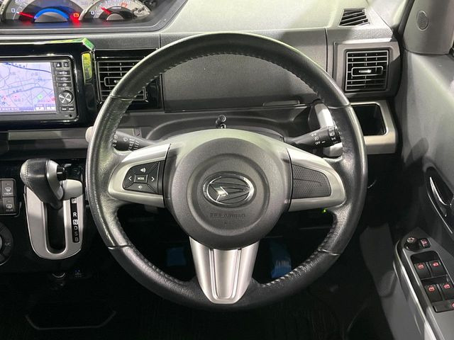 �y�X�e�A�����O�X�C�b�`�z�^�]���A�O������ڐ������炷���ƂȂ��A�I�[�f�B�I���̑��삪�\�ȕ֗��@�\!���S&���K�ȃh���C�u�����o���Ă���܂���