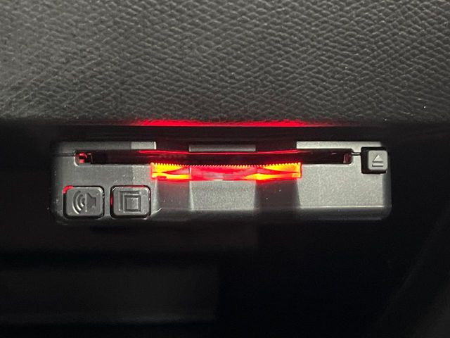 ●ETC車載器(アンテナ分離型音声案内タイプ):お引き渡し時には再セットアップを実施後、お渡しいたします。マイレージ登録に関してもお気軽にスタッフまでお尋ねください。