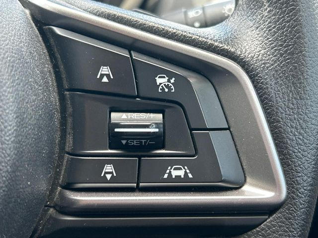 【全車速追従機能付クルーズコントロール】高速道路での長距離走行が楽に!!自動で速度を保つクルーズコントロールが、衝突軽減システムと連携し、前方の車両を感知して車間を保つように速度調節してくれます!!