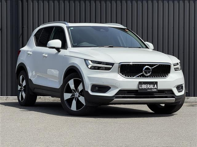 XC40T4 AWD モメンタム 4WD