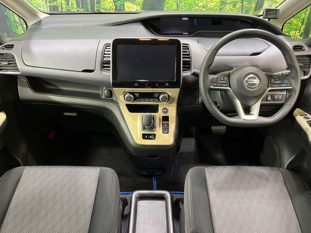 セレナ1.2 e-POWER ハイウェイスターV