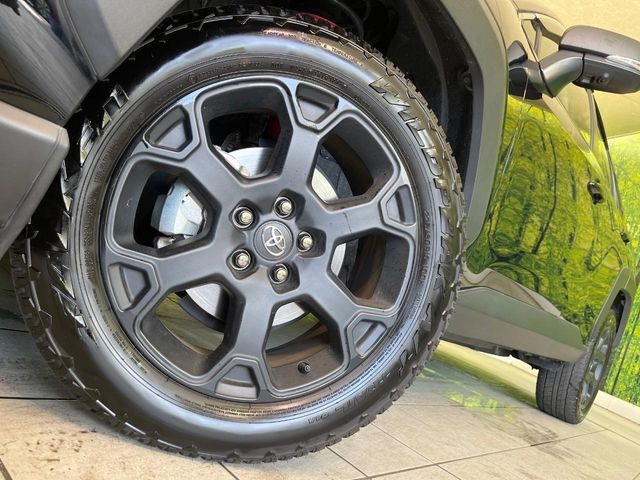 �y�O���[�h��p����18�C���`�A���~�z�C�[���z�f�U�C�����̍��������A���~�z�C�[���𑕒����Ă���܂��B�e��ЊO�A���~�z�C�[����A�X�^�b�h���X�^�C�����戵�����Ă���܂��B���񂲑��k����������