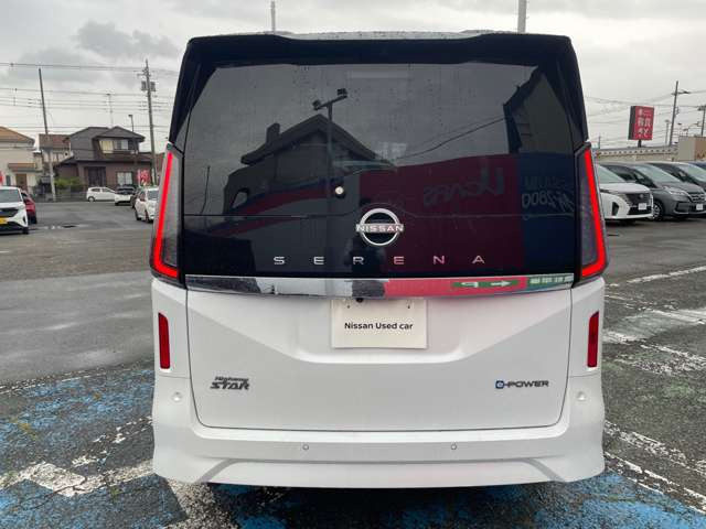 セレナ1.4 e-POWER ハイウェイスターV