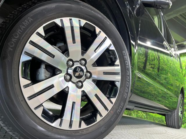�y����18�C���`�A���~�z�C�[���z�O�ςɃ}�b�`���������A���~�z�C�[���𑕒����Ă���܂��B�e��ЊO�A���~�z�C�[����A�X�^�b�h���X�^�C�����戵�����Ă���܂��B���񂲑��k����������