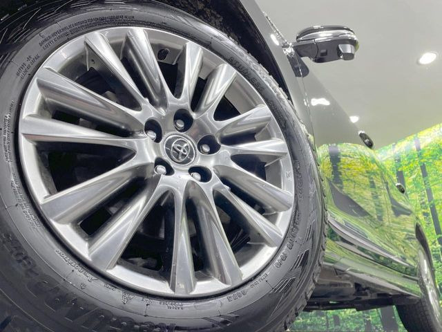 �y����18�C���`�A���~�z�C�[���z�O�ςɃ}�b�`���������A���~�z�C�[���𑕒����Ă���܂��B�e��ЊO�A���~�z�C�[����A�X�^�b�h���X�^�C�����戵�����Ă���܂��B���񂲑��k����������