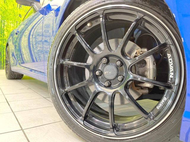 �y18�C���`�A���~�z�C�[���z�O�ςɃ}�b�`�����A���~�z�C�[���𑕒����Ă���܂��B�e��A���~�z�C�[����A�X�^�b�h���X�^�C�����戵�����Ă���܂��B���񂲑��k����������