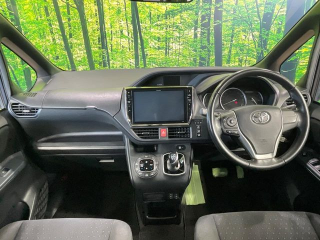 ヴォクシー1.8 ハイブリッド V