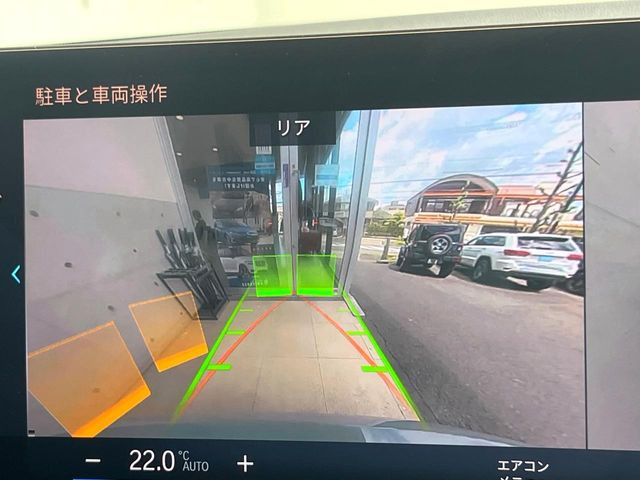 ���p�m���~�b�N�r���[���j�^�[:��p�̃J�����ɂ��A�ォ�猩���낵���悤�Ȏ��_��360�x�N���}�̎��͂��m�F���邱�Ƃ��ł��܂������p�������m�F���₷���A�����ꏊ�ł̐؂�Ԃ��⒓�Ԃ��X���[�Y�ɍs���܂��B