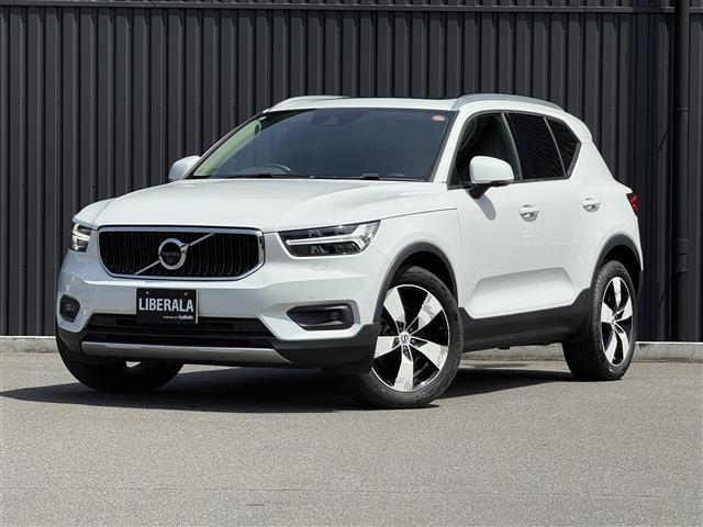 XC40T4 AWD モメンタム 4WD